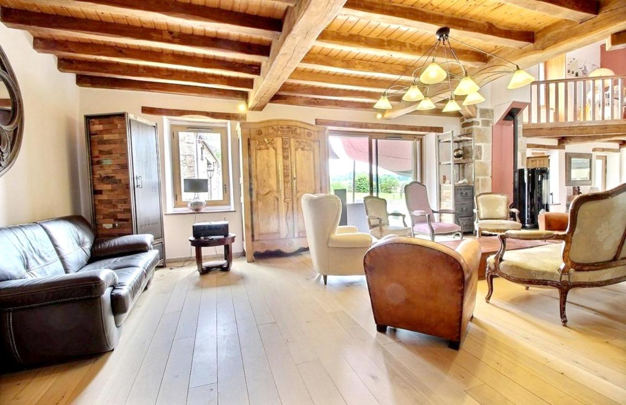 Maison Spacieuse A Plougonven Avec Jacuzzi Et Jardin 외부 사진