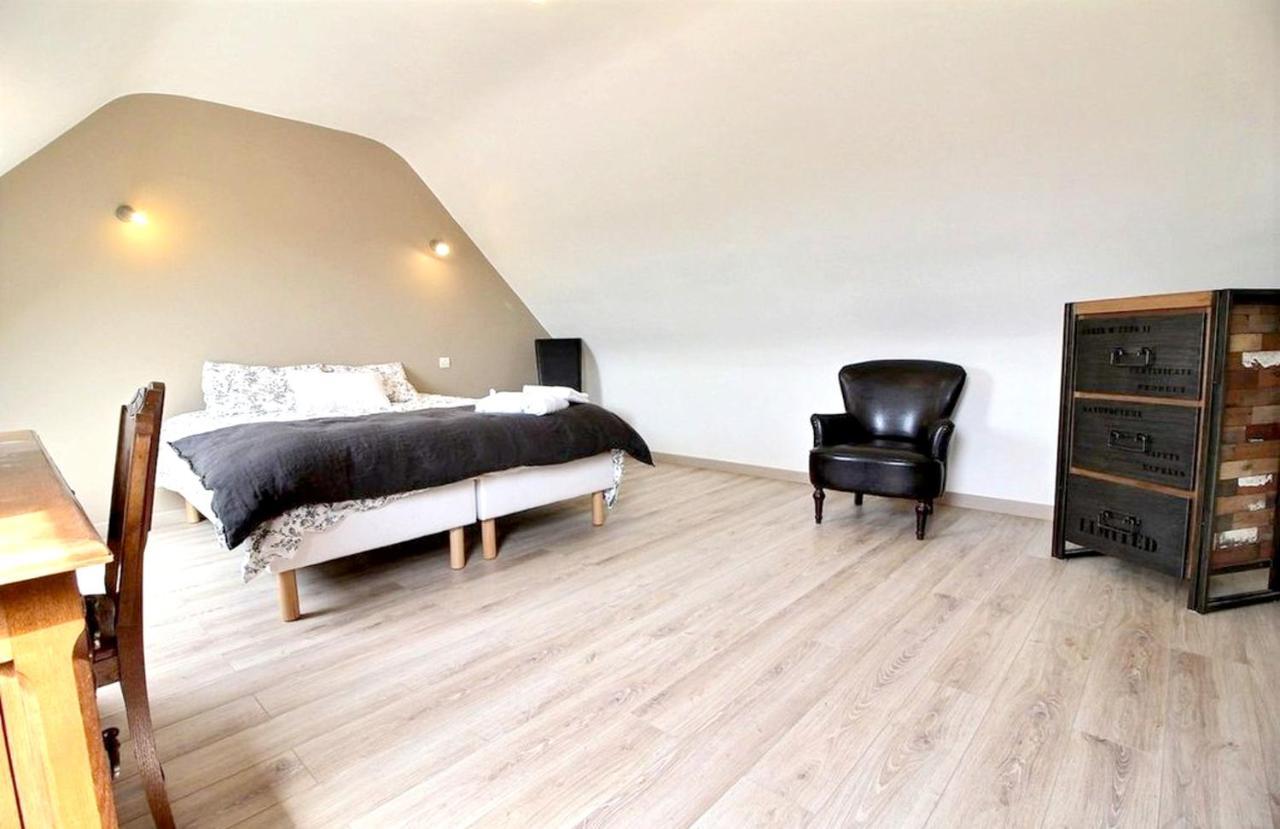 Maison Spacieuse A Plougonven Avec Jacuzzi Et Jardin 외부 사진