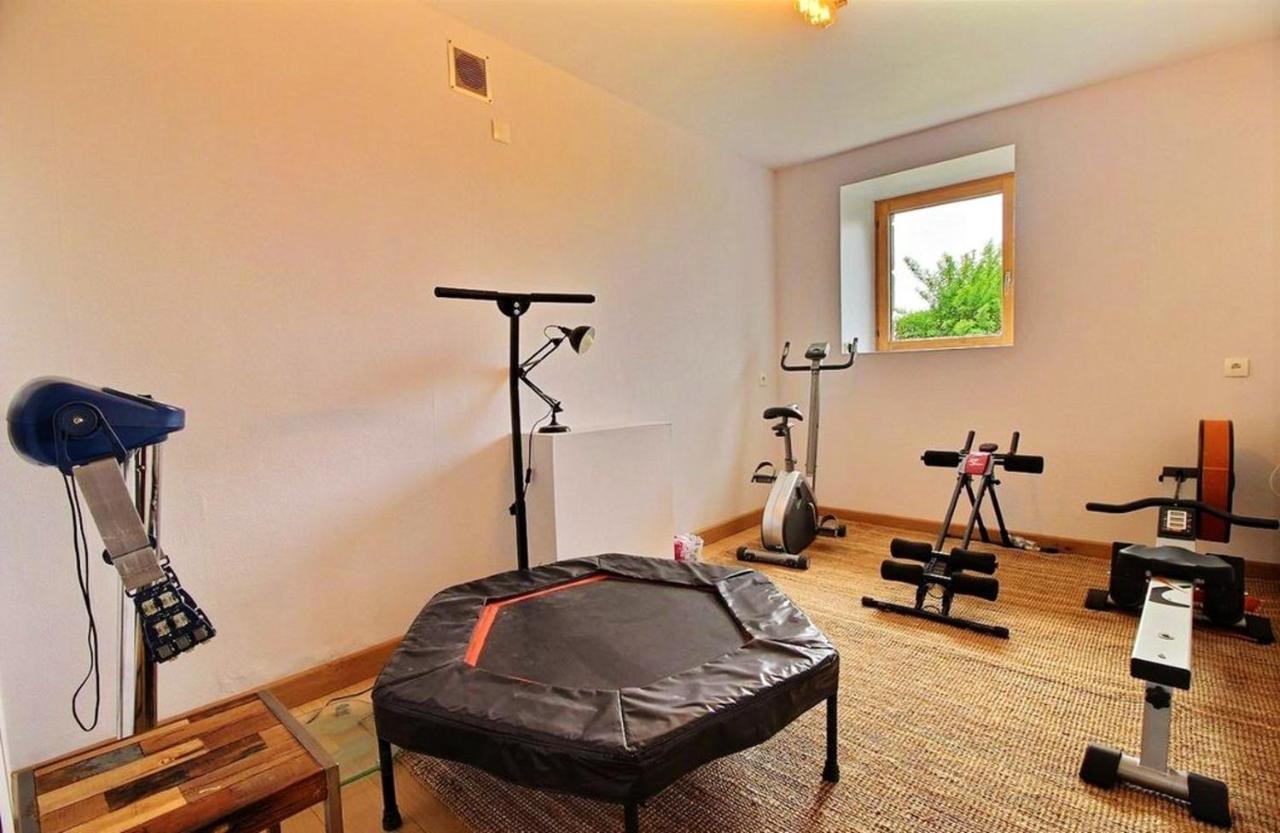 Maison Spacieuse A Plougonven Avec Jacuzzi Et Jardin 외부 사진