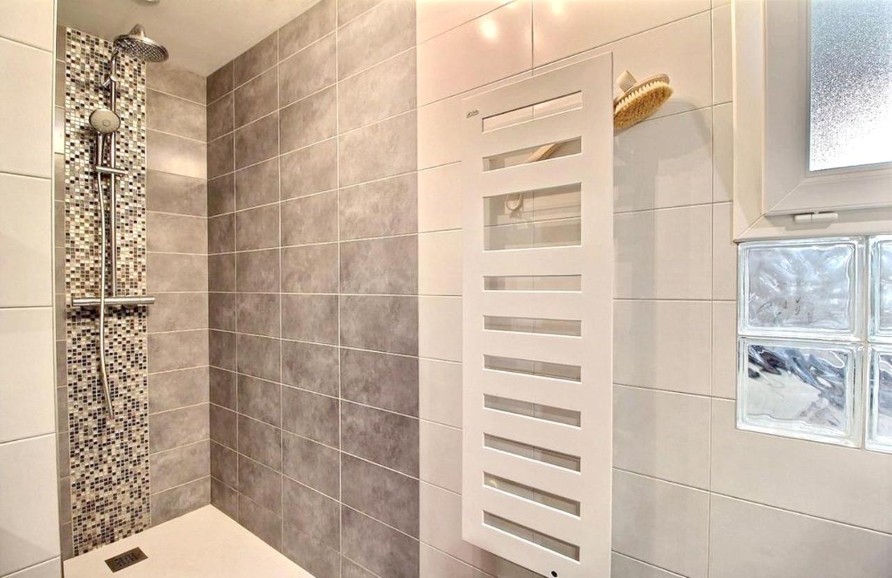 Maison Spacieuse A Plougonven Avec Jacuzzi Et Jardin 외부 사진